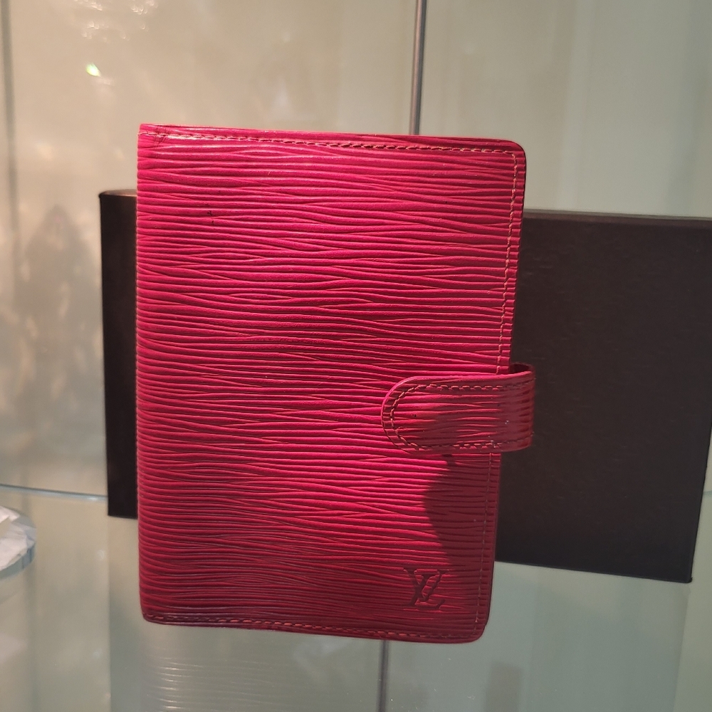 Authentic Louis Vuitton Small Red Epi Agenda ♥️